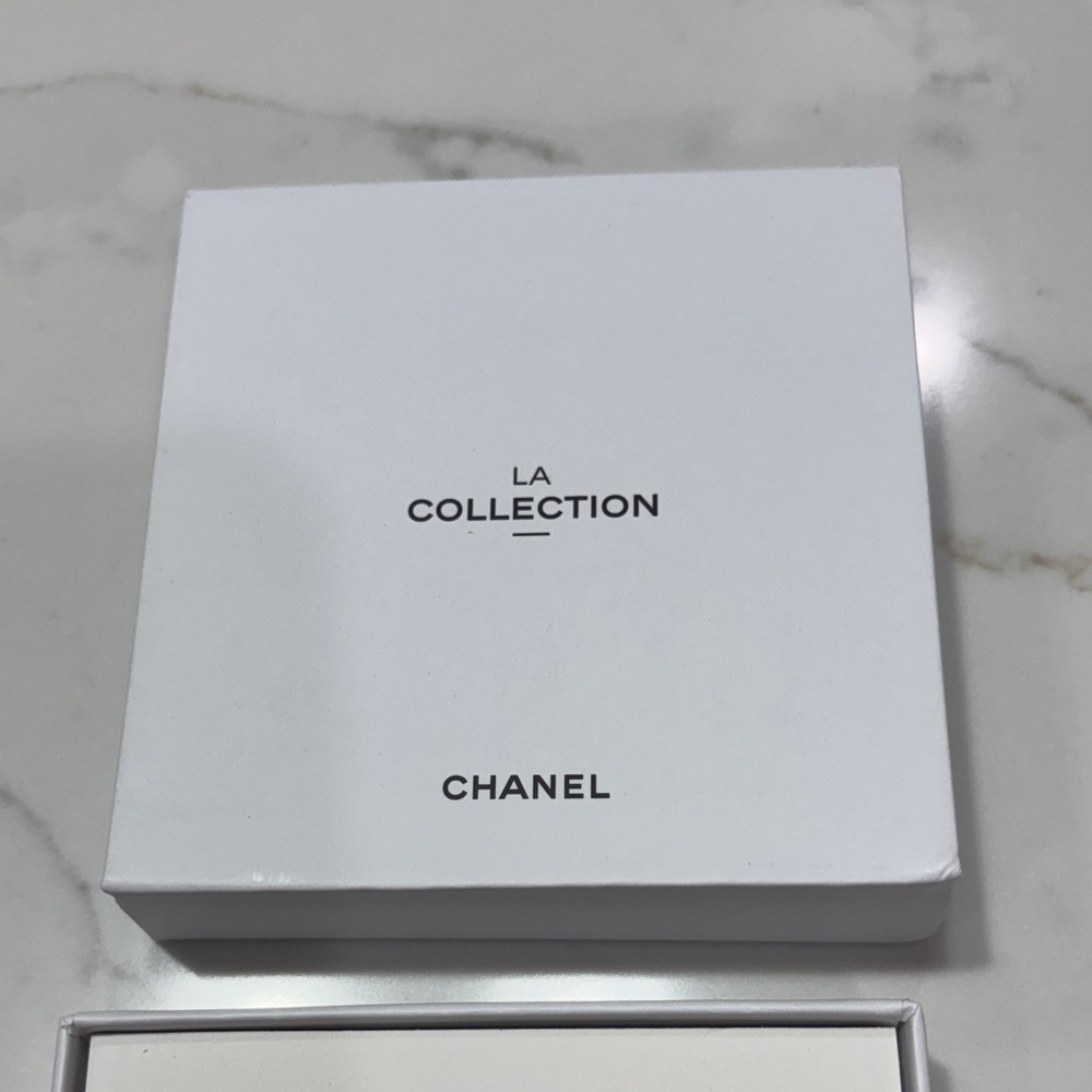 CHANEL Black & White Padlock Keyring Set with Gold Hardware - Picture 4 of 10